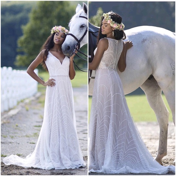 Ashley & Justin 10480 Bohemian Wedding Gown Size10 - Picture 3 of 4